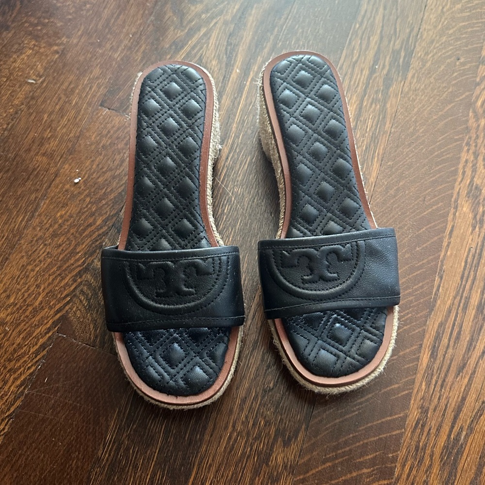 Tory Burch Genuine Leather Black Cognac Sandals Rafia